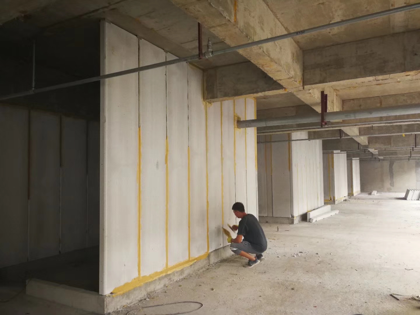 桑植无机发泡轻骨料混凝土隔墙板施工技术性能研究